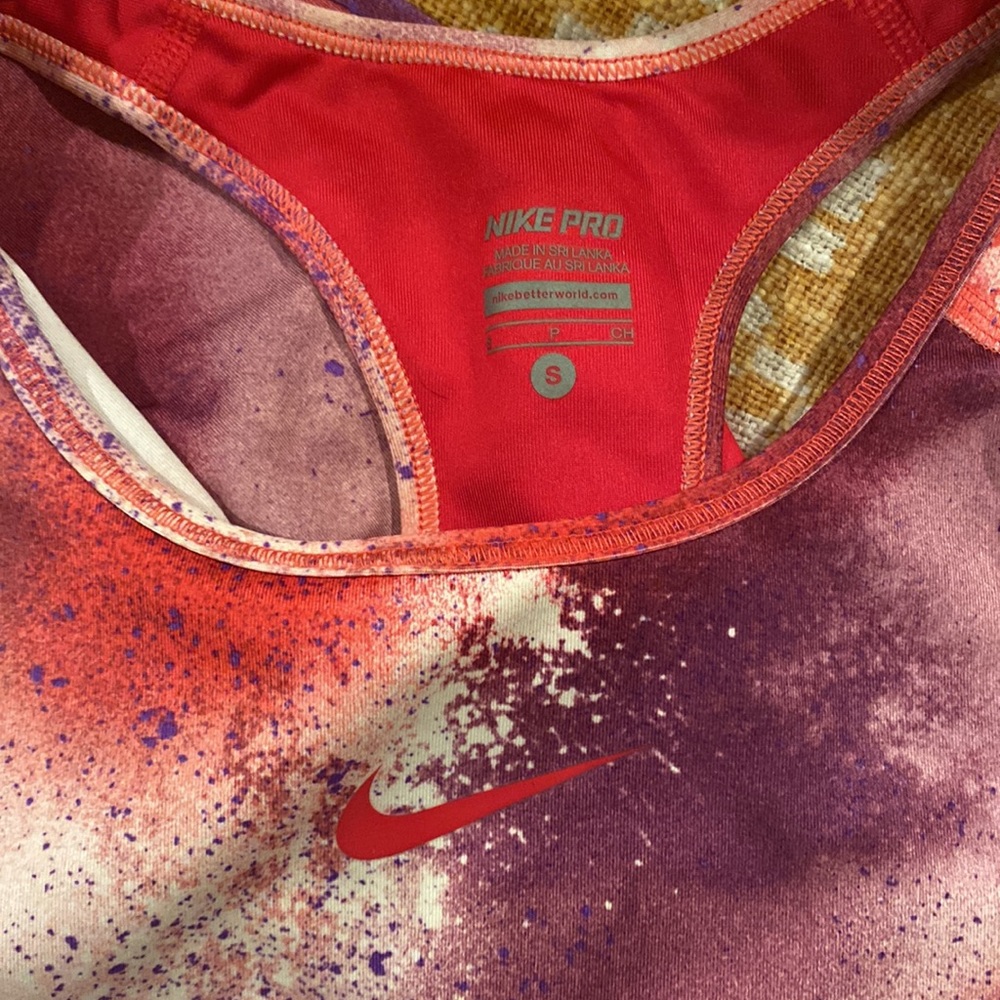 Nike Capris Sz M and Sports Bra Sz S and M tank - Picture 8 of 9
